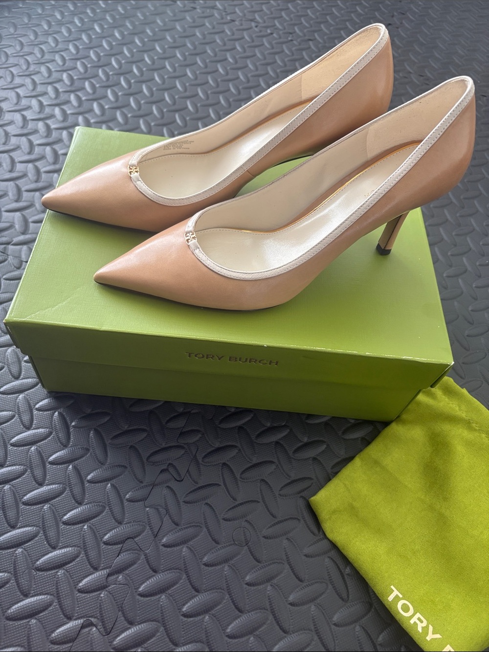 Tory Burch Blush Pink Pointed Toe Leather Pumps